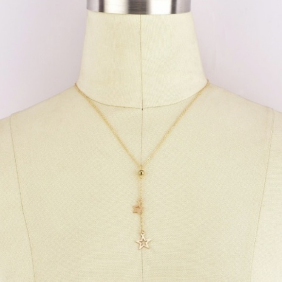 Gold Star Pendant Necklace - Picture 4 of 6